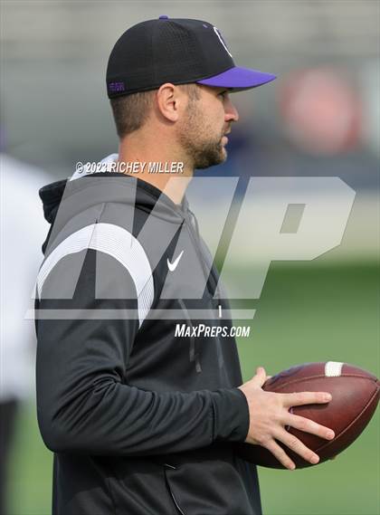 Thumbnail 1 in Bentonville vs. Fayetteville (AAA 7A Final) photogallery.