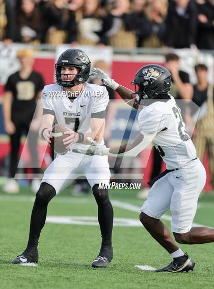Thumbnail 2 in Bentonville vs. Fayetteville (AAA 7A Final) photogallery.