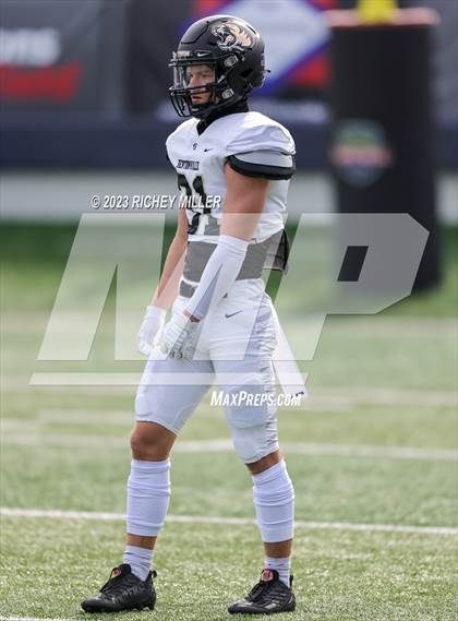 Thumbnail 2 in Bentonville vs. Fayetteville (AAA 7A Final) photogallery.