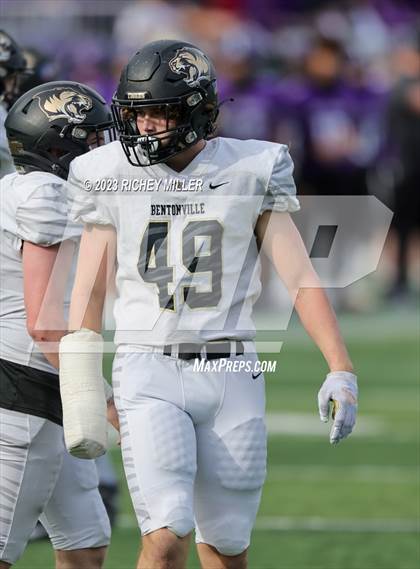 Thumbnail 2 in Bentonville vs. Fayetteville (AAA 7A Final) photogallery.