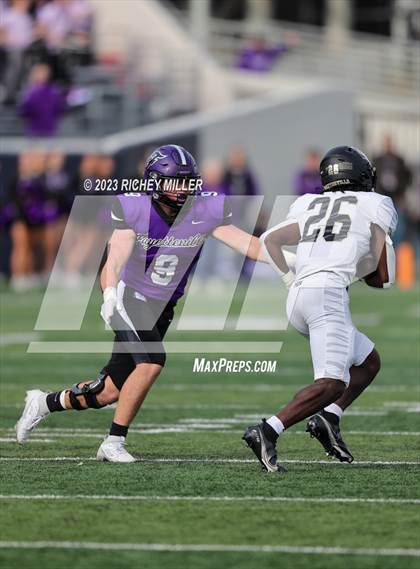 Thumbnail 2 in Bentonville vs. Fayetteville (AAA 7A Final) photogallery.