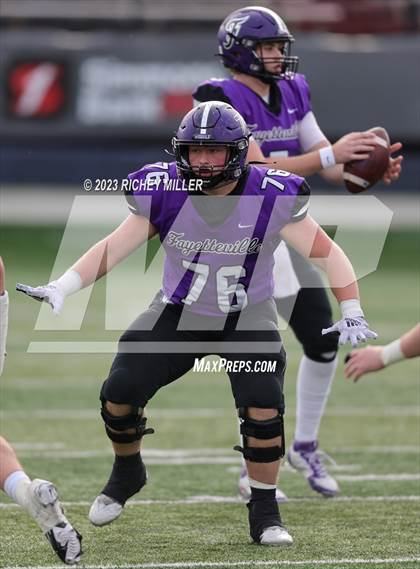 Thumbnail 1 in Bentonville vs. Fayetteville (AAA 7A Final) photogallery.