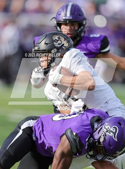 Thumbnail 2 in Bentonville vs. Fayetteville (AAA 7A Final) photogallery.