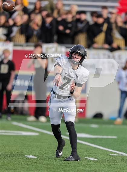 Thumbnail 2 in Bentonville vs. Fayetteville (AAA 7A Final) photogallery.
