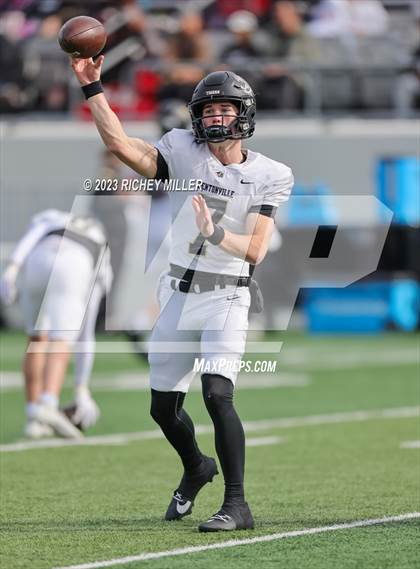 Thumbnail 2 in Bentonville vs. Fayetteville (AAA 7A Final) photogallery.