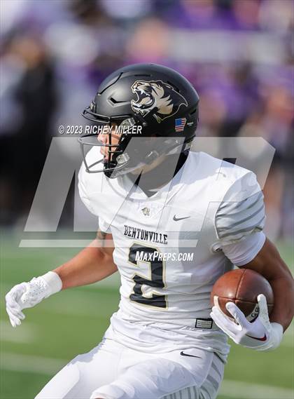 Thumbnail 3 in Bentonville vs. Fayetteville (AAA 7A Final) photogallery.