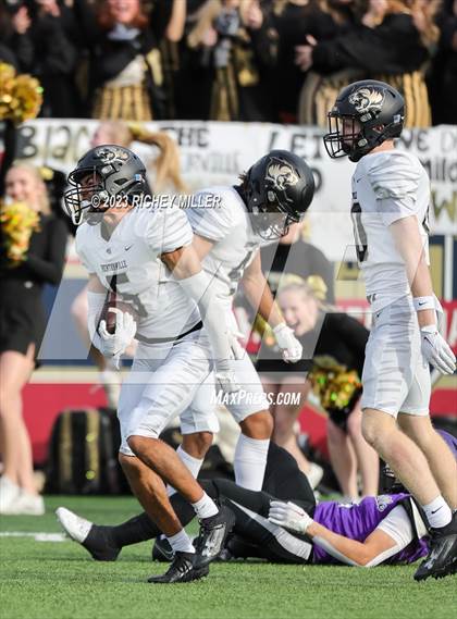 Thumbnail 2 in Bentonville vs. Fayetteville (AAA 7A Final) photogallery.