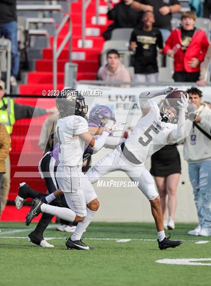 Thumbnail 2 in Bentonville vs. Fayetteville (AAA 7A Final) photogallery.