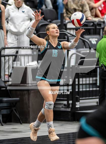 Thumbnail 2 in Bingham vs. Farmington  (UHSAA 6A Second Round) photogallery.