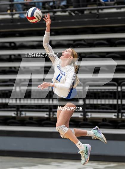 Thumbnail 3 in Bingham vs. Farmington  (UHSAA 6A Second Round) photogallery.
