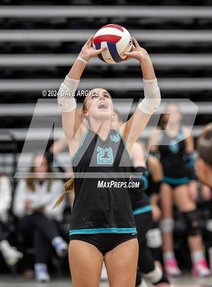 Thumbnail 2 in Bingham vs. Farmington  (UHSAA 6A Second Round) photogallery.