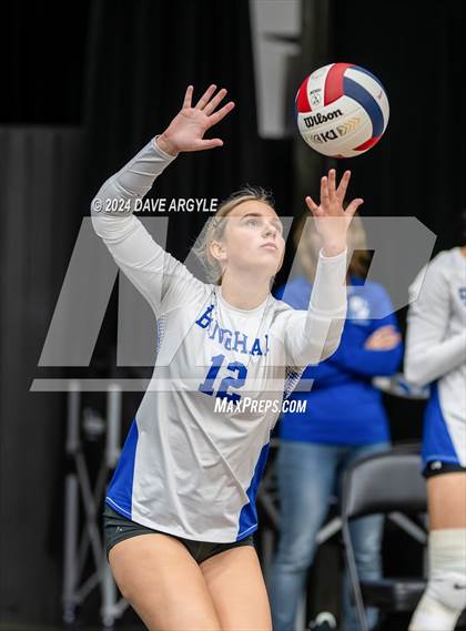 Thumbnail 3 in Bingham vs. Farmington  (UHSAA 6A Second Round) photogallery.