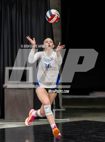 Thumbnail 1 in Bingham vs. Farmington  (UHSAA 6A Second Round) photogallery.