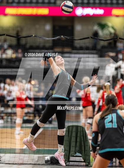 Thumbnail 1 in Bingham vs. Farmington  (UHSAA 6A Second Round) photogallery.