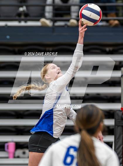 Thumbnail 2 in Bingham vs. Farmington  (UHSAA 6A Second Round) photogallery.