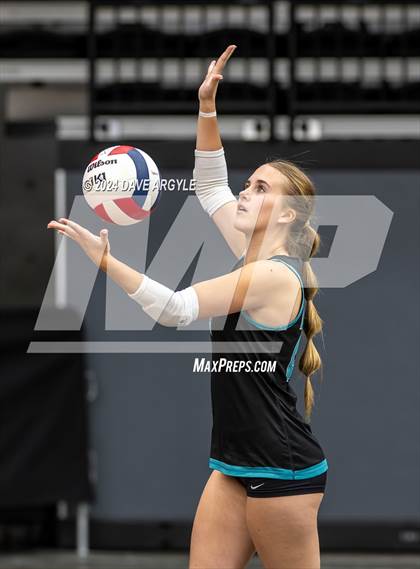 Thumbnail 2 in Bingham vs. Farmington  (UHSAA 6A Second Round) photogallery.