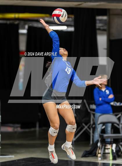 Thumbnail 3 in Bingham vs. Farmington  (UHSAA 6A Second Round) photogallery.
