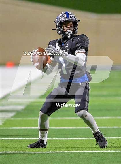 Thumbnail 3 in North Crowley vs. Timber Creek (UIL 6A D1 Bi-District) photogallery.