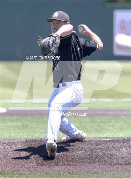 Thumbnail 3 in Amarillo vs. Coronado (UIL 5A Regional Quarterfinal) photogallery.
