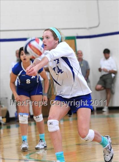 Thumbnail 1 in Great Oak vs. Xavier College Prep (2010 Durango Fall Classic) photogallery.