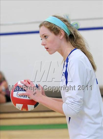 Thumbnail 3 in Great Oak vs. Xavier College Prep (2010 Durango Fall Classic) photogallery.