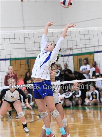 Thumbnail 1 in Great Oak vs. Xavier College Prep (2010 Durango Fall Classic) photogallery.