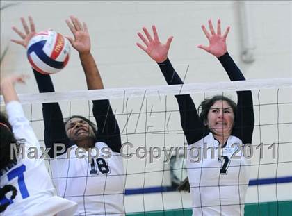 Thumbnail 3 in Great Oak vs. Xavier College Prep (2010 Durango Fall Classic) photogallery.