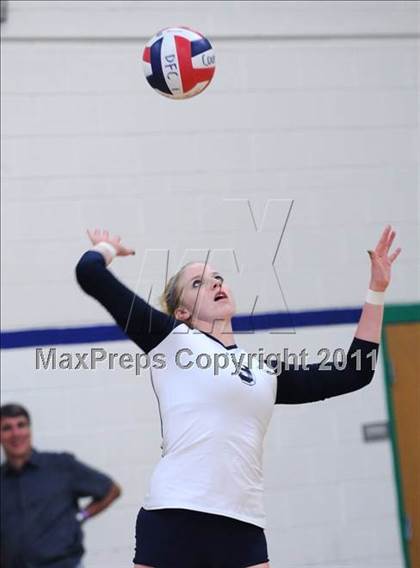 Thumbnail 3 in Great Oak vs. Xavier College Prep (2010 Durango Fall Classic) photogallery.