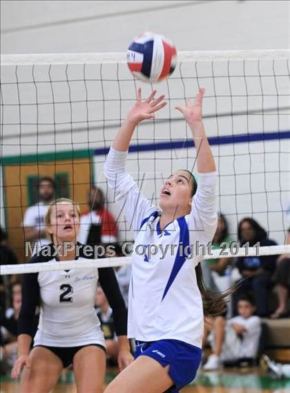 Thumbnail 1 in Great Oak vs. Xavier College Prep (2010 Durango Fall Classic) photogallery.