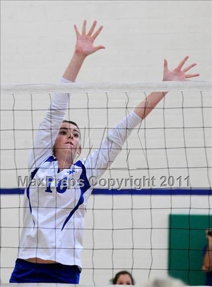 Thumbnail 3 in Great Oak vs. Xavier College Prep (2010 Durango Fall Classic) photogallery.