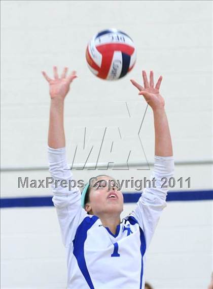 Thumbnail 1 in Great Oak vs. Xavier College Prep (2010 Durango Fall Classic) photogallery.