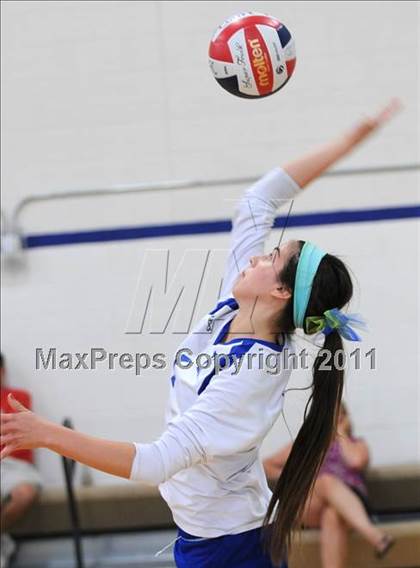 Thumbnail 3 in Great Oak vs. Xavier College Prep (2010 Durango Fall Classic) photogallery.