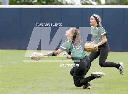 Thumbnail 2 in Hazleton vs. Central Dauphin (PIAA 6A State Championship) photogallery.