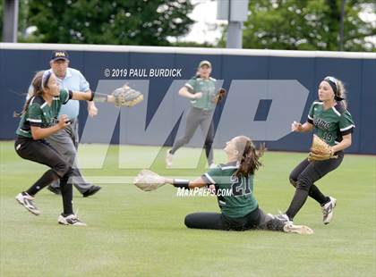 Thumbnail 3 in Hazleton vs. Central Dauphin (PIAA 6A State Championship) photogallery.