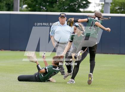 Thumbnail 3 in Hazleton vs. Central Dauphin (PIAA 6A State Championship) photogallery.