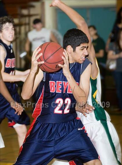 Thumbnail 1 in Beyer @ Davis photogallery.