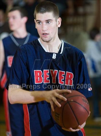 Thumbnail 1 in Beyer @ Davis photogallery.