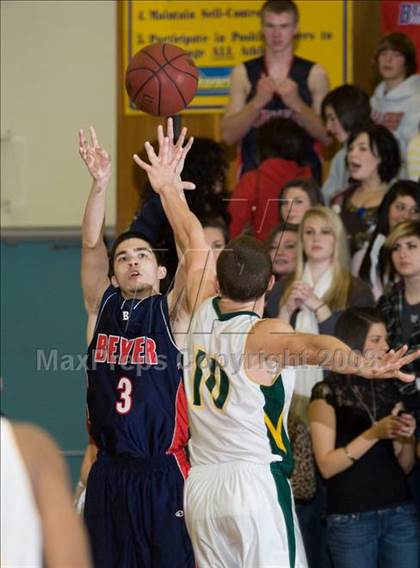 Thumbnail 1 in Beyer @ Davis photogallery.
