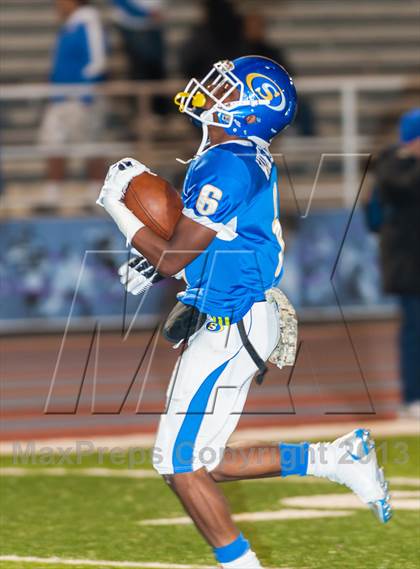 Thumbnail 1 in Del Oro vs. Serra (CIF NorCal Regional D1 Final) photogallery.