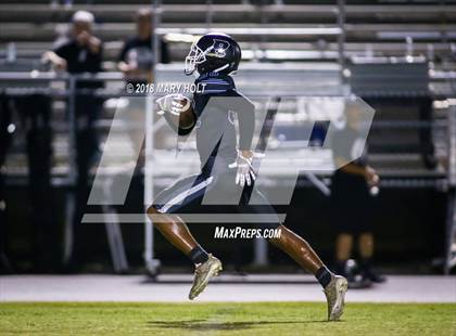 Thumbnail 3 in Tampa Catholic @ Robinson (Scrimmage) photogallery.
