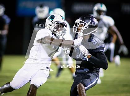Thumbnail 3 in Tampa Catholic @ Robinson (Scrimmage) photogallery.