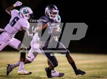 Thumbnail 3 in Tampa Catholic @ Robinson (Scrimmage) photogallery.