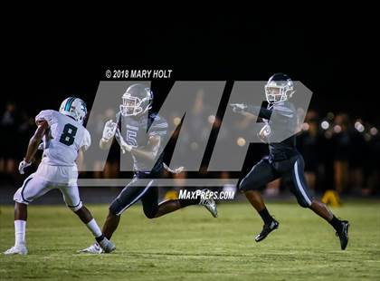 Thumbnail 2 in Tampa Catholic @ Robinson (Scrimmage) photogallery.