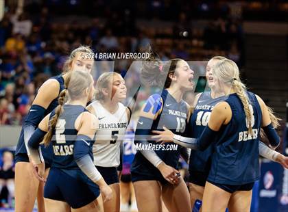 Thumbnail 2 in Cheyenne Mountain vs. Palmer Ridge (CHSAA 4A Round 1) photogallery.