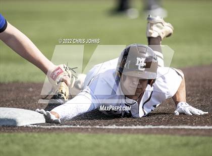 Thumbnail 1 in Freeburg vs Chicago Mt. Carmel (GCS Stadium) photogallery.