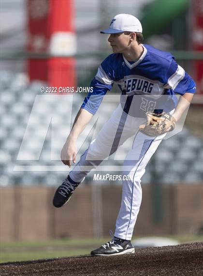Thumbnail 3 in Freeburg vs Chicago Mt. Carmel (GCS Stadium) photogallery.
