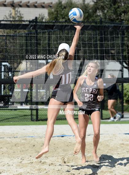 Thumbnail 2 in Ontario Christian @ JSerra Catholic photogallery.