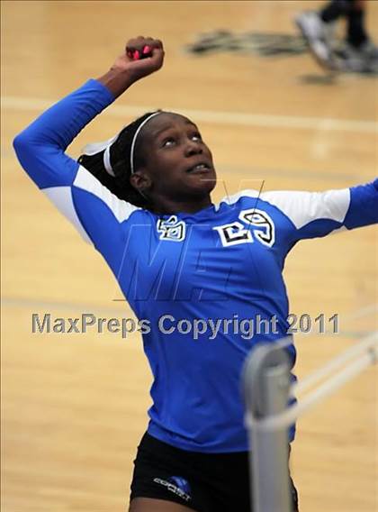 Thumbnail 3 in La Jolla Country Day vs. Presentation (Archbishop Mitty Invitational Tournament) photogallery.