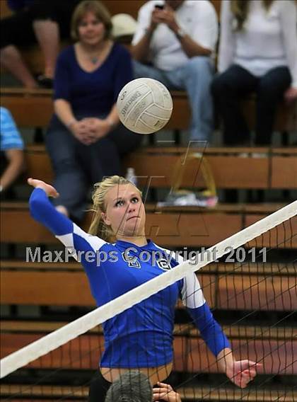 Thumbnail 2 in La Jolla Country Day vs. Presentation (Archbishop Mitty Invitational Tournament) photogallery.