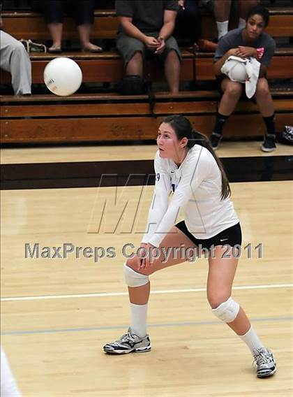 Thumbnail 3 in La Jolla Country Day vs. Presentation (Archbishop Mitty Invitational Tournament) photogallery.